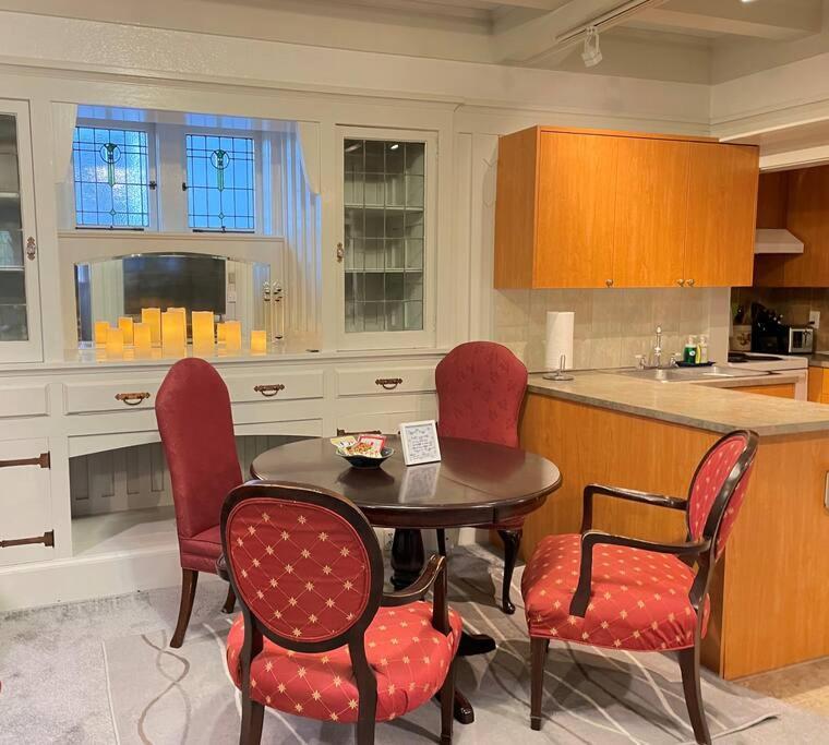 Parlor Suite In Heritage Manor, Fairfield, Near Dt Victoria Exteriör bild